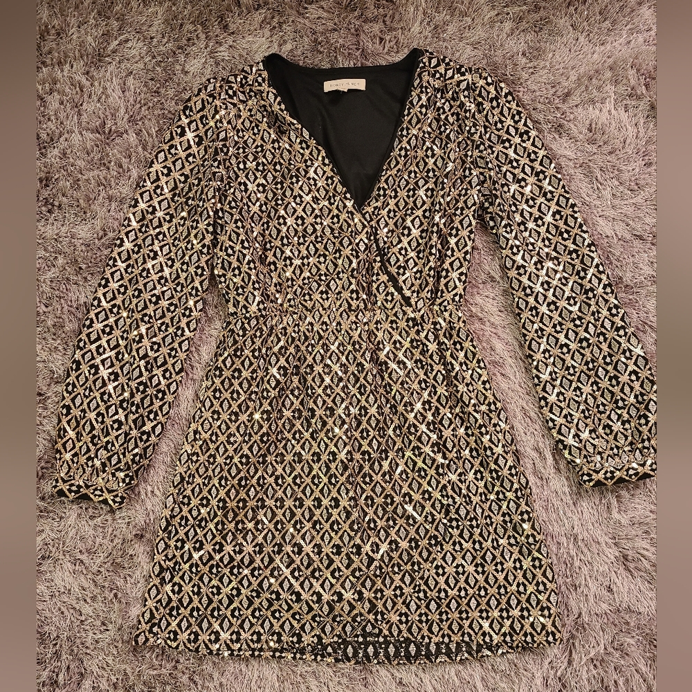 Honey Punch Black and gold sequin dress Sz S